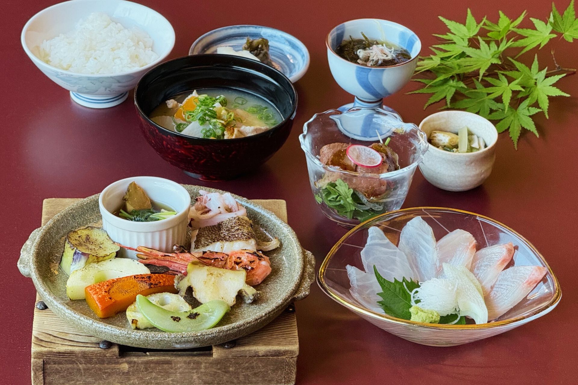 加賀、能登の旬彩 贅沢陶板焼き膳