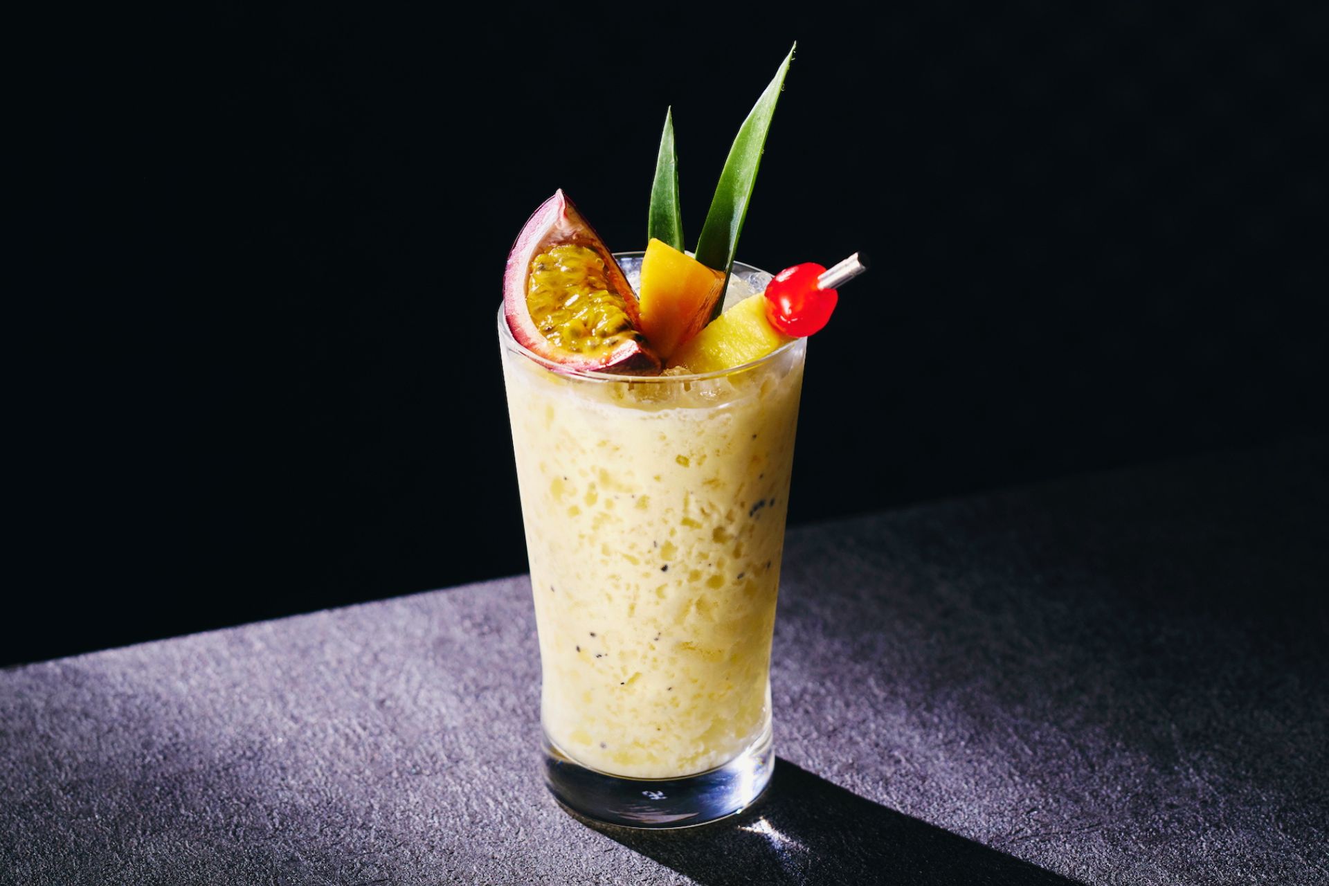 Batida de Coco with Pineapple & Passionfruit（バチーダ ディ ココ）