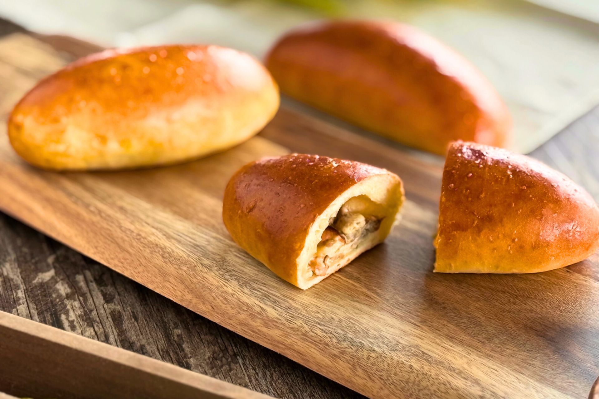 【9月限定】鮭とまいたけのクリームシチューピロシキ