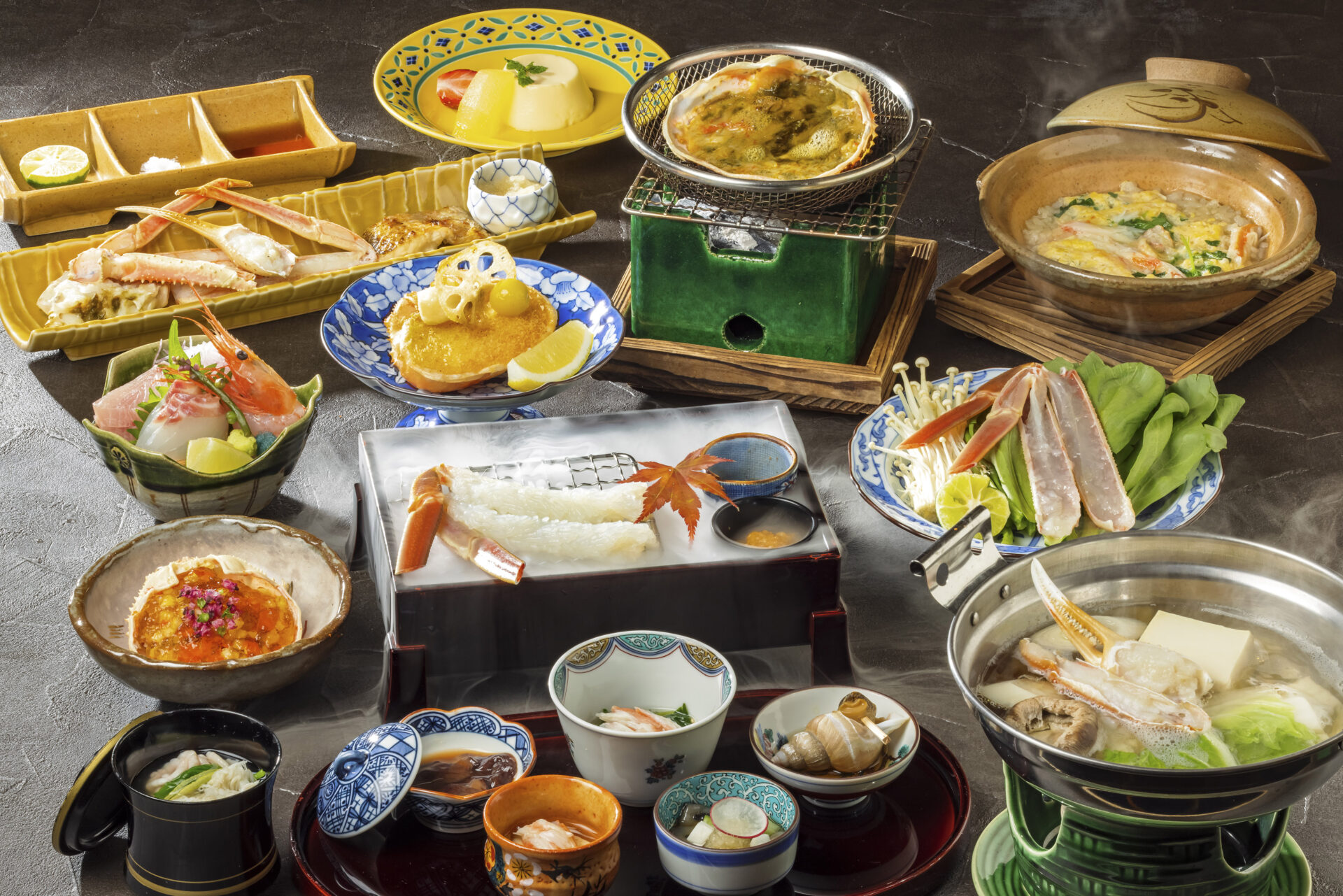 11.6（金）蟹漁解禁！ 11.17（土）提供開始　【前日までの要予約】　極上の味わい 蟹づくし会席 ｜日本料理 雲海
