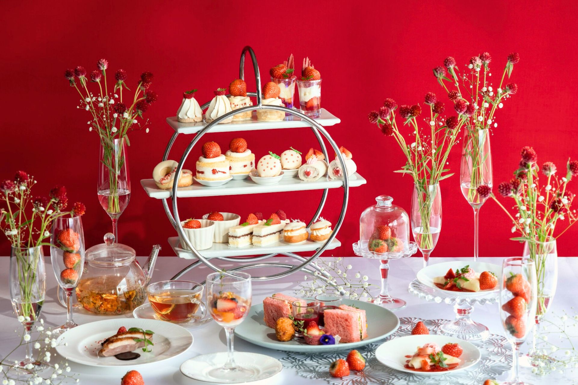 【前日までの要予約】あまおう苺アフタヌーンティーセット　～雪どけストロベリー～表示