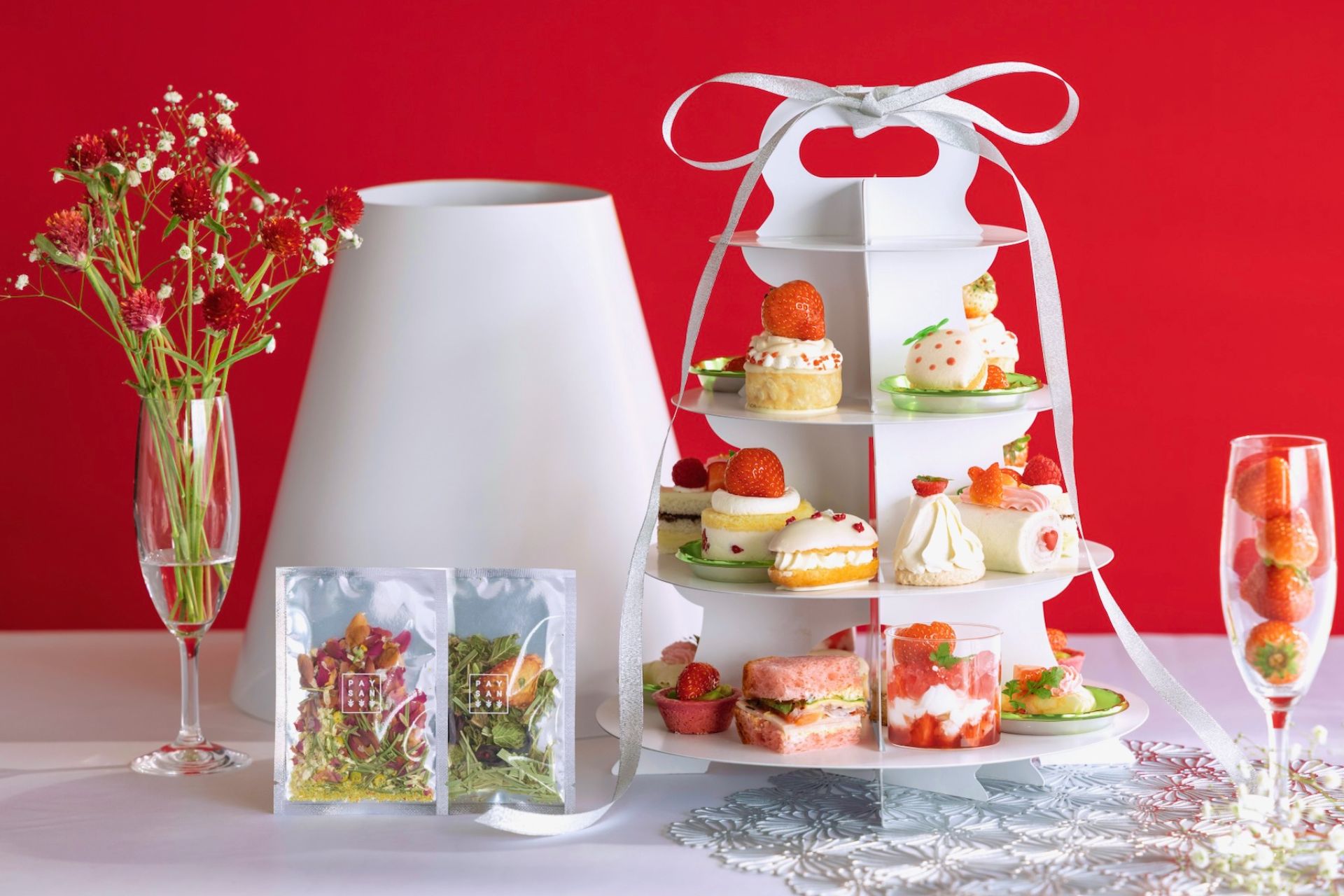 【2日前までの要予約】テイクアウト専用 あまおう苺アフタヌーンティーセット ~雪どけストロベリー~