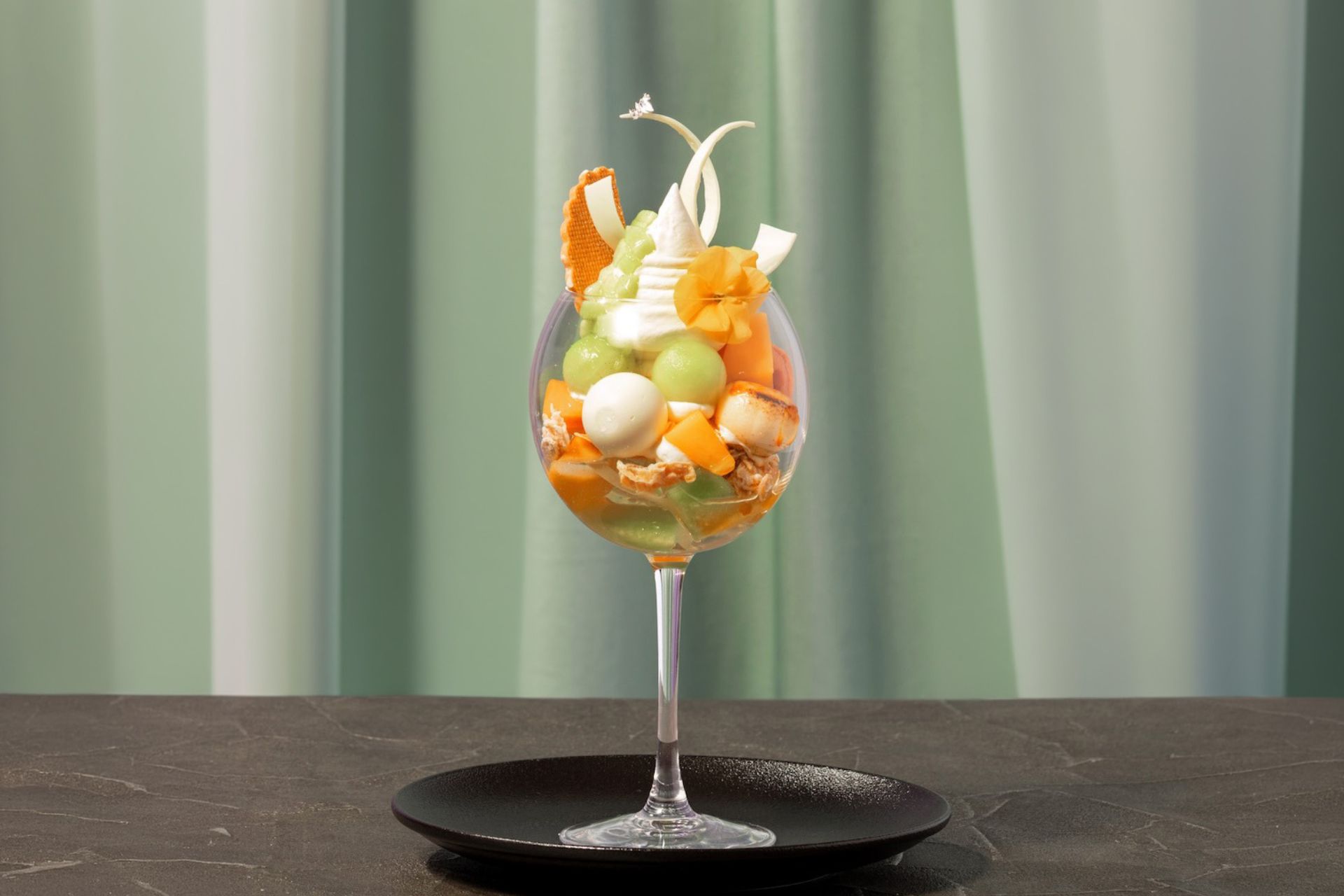 【数量限定 予約がおすすめ】<br>メロンとマンゴーのフロマージュパフェ