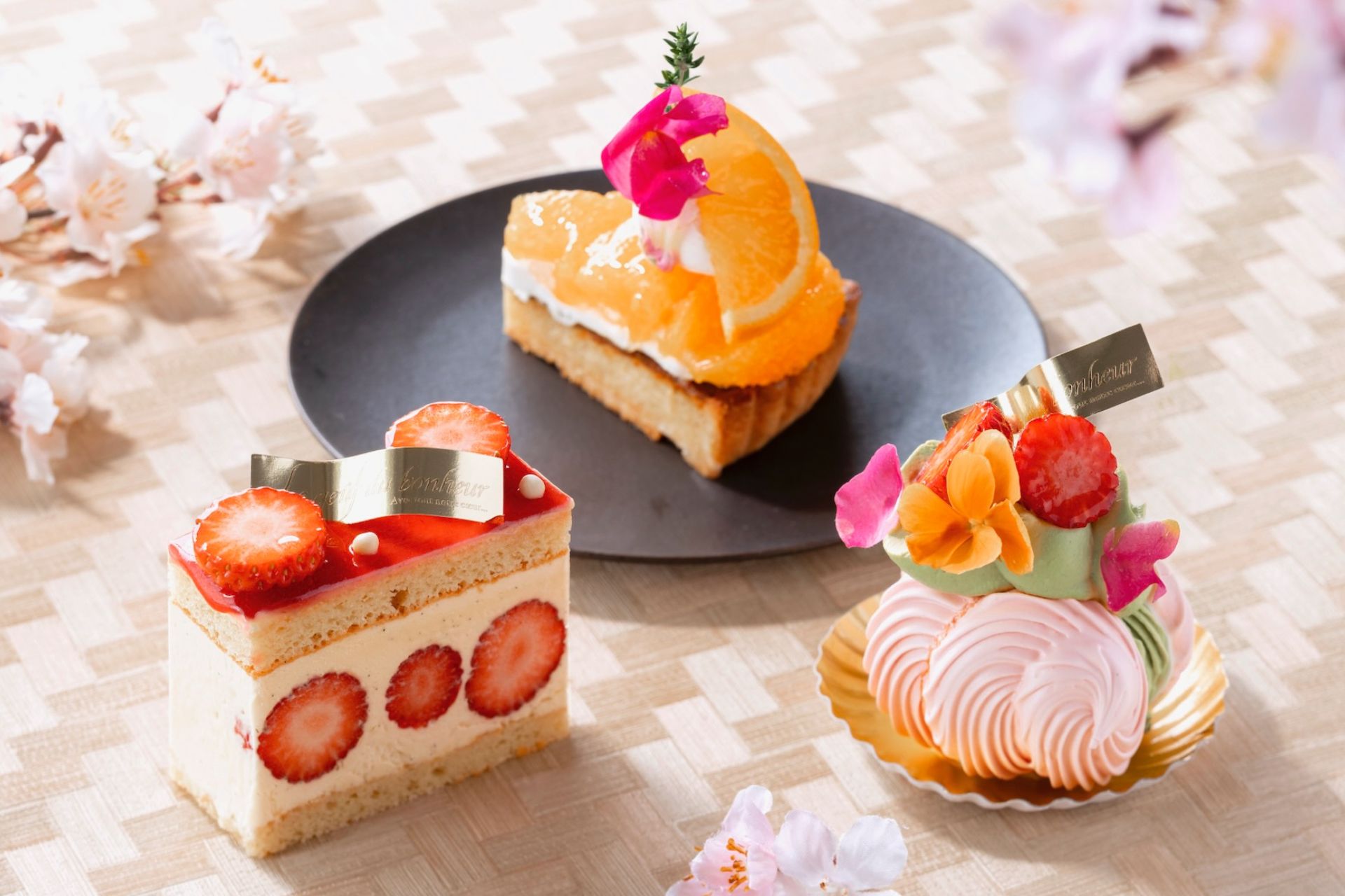 季節を纏う、ホテルメイドケーキコレクション非表示